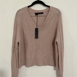 360 Cashmere V neck sweater